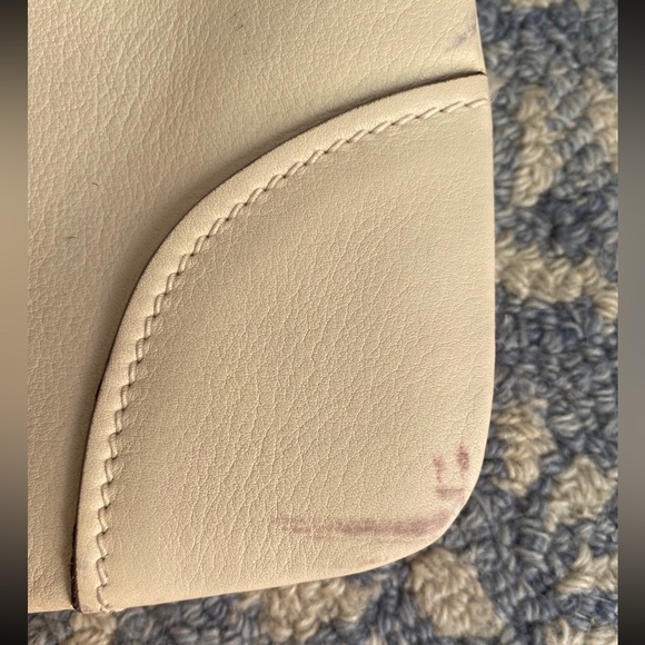 SOLD‼️ Gucci cream leather shoulder bag - Picture 10 of 12